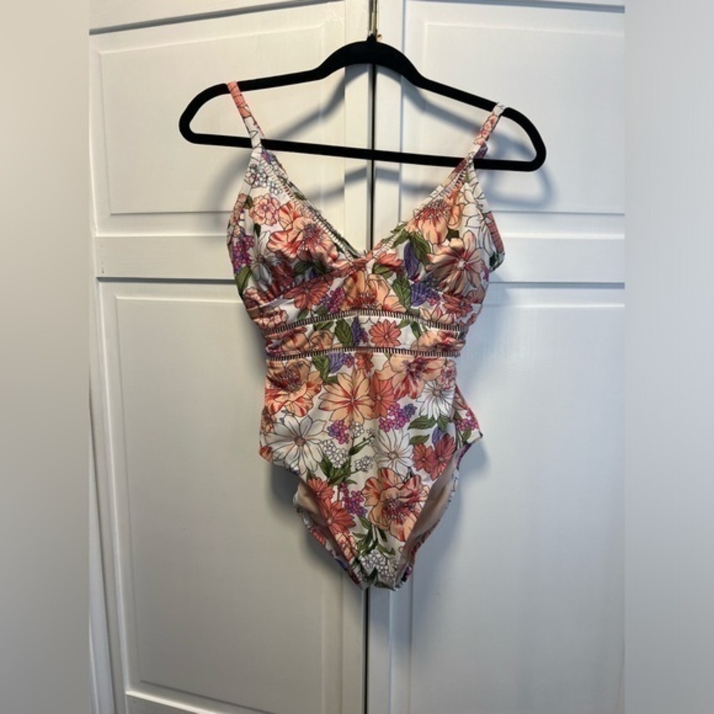 Kona Sol Medium Coverage One Piece Floral Swimsuit Size Women’s Medium